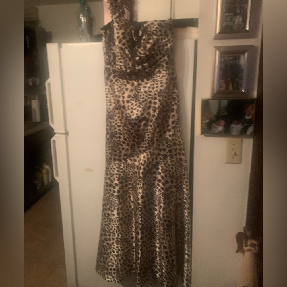 Jump start Brand, women’s mermaid style 11/12 animal print one shoulder  Gown